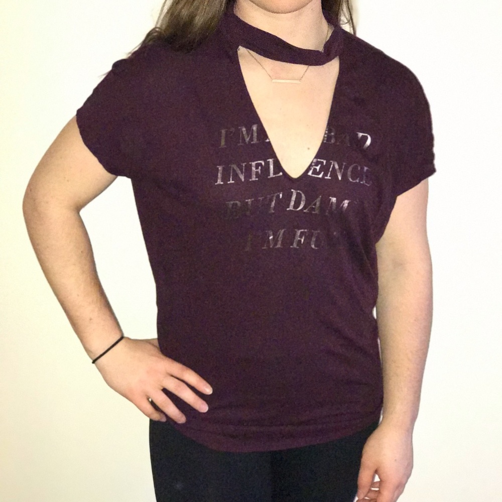 Choker V-Neck t-shirt